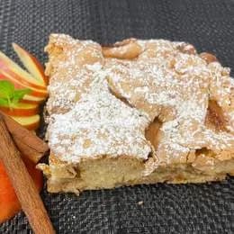 Szarlotka na biszkopcie z jablkami