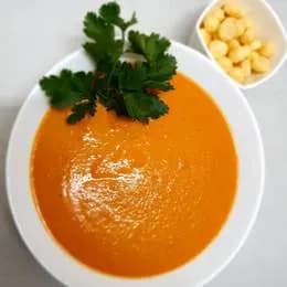 Zupa krem z cukinii i pieczonych pomidorów