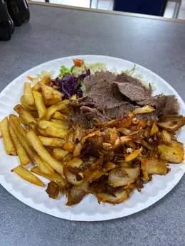 Kebab na talerzu duża porcja