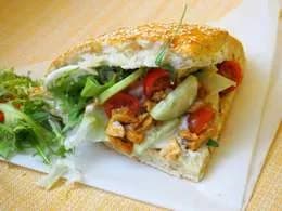 Kebab w bułce King specjal