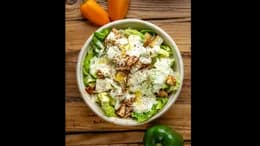 Sałatka chicken caesar