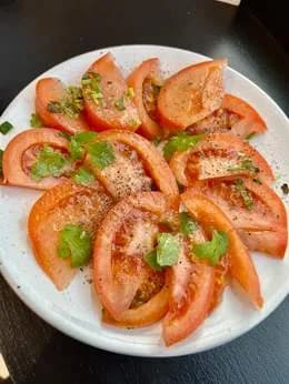 Sałatka Pomidory z Kolendrą