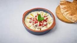 Mutabal z grillowaną pitą