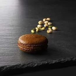 Duży macarons czekoladowy 80g
