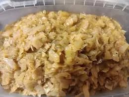 Młoda kapusta zasmarzana z koperkiem