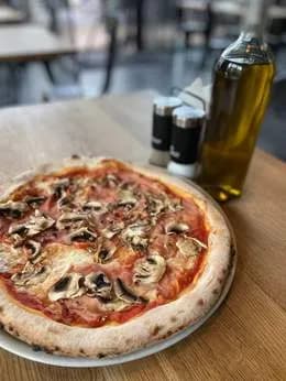 PIZZA PROSCIUTTO E FUNGHI