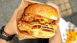 Burger fried chicken hot T