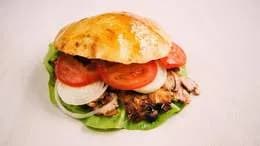 Doner kebab z kurczakem w bułce