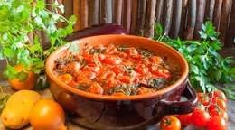 Warzywa duszone w sosie pomidorowym