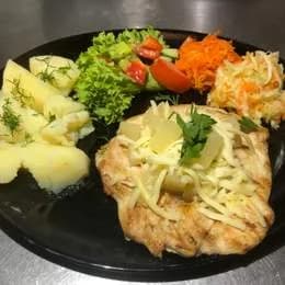 Pierś panierowana po hawajsku (ananas, ser, żurawina)