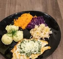 Pierś panierowana firmowa (szpinak, ser, szczypiorelk)