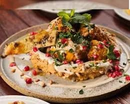 Pikantny kalafior z pomidorowym hummusem (v)