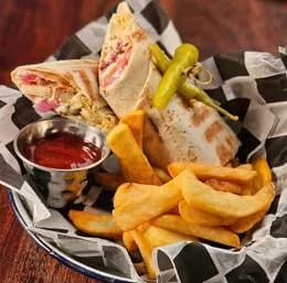 Libański halloumi wrap