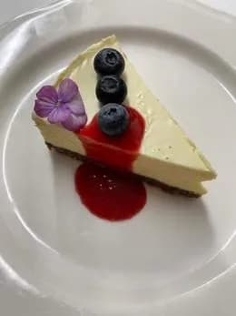 Aksamitny sernik z białą czekoladą