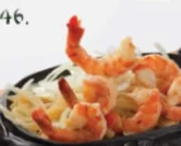 Duże krewetki smażone na maśle