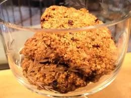 CIASTKO OWSIANE Z ŻURAWINĄ