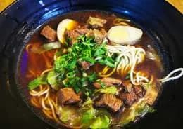 4. Zupa z wołowiną i makaronem