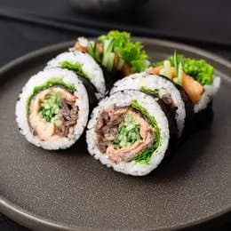 Futomaki pieczone Pieczona skórka z łososia, sos słodki Kabayaki