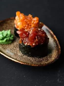 Gunkan maki Krewetki w tamago