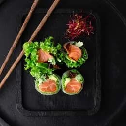 Spring rolls łosoś (4 szt. - 194 kcal)