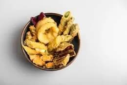 Warzywa w tempurze z vegemajo i słodkim sosem 6szt