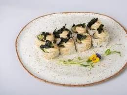 California specjalne krem z nerkowców z prażonym wakame i togharashi