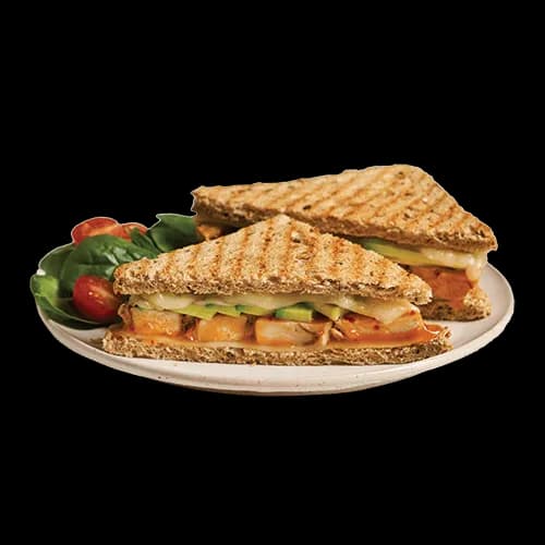 Tost z kurczakiem w zestawie z sałatką szpinakową 250g