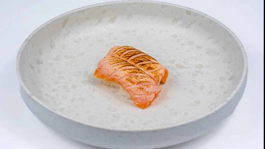 Nigiri Opalany Łosoś