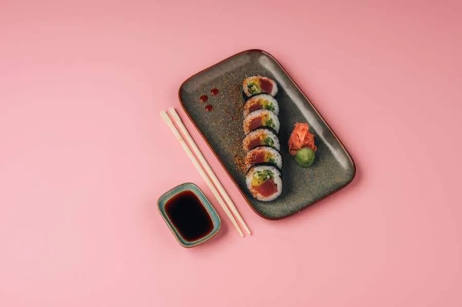 Futo maki ogórek, rzepa, tofu