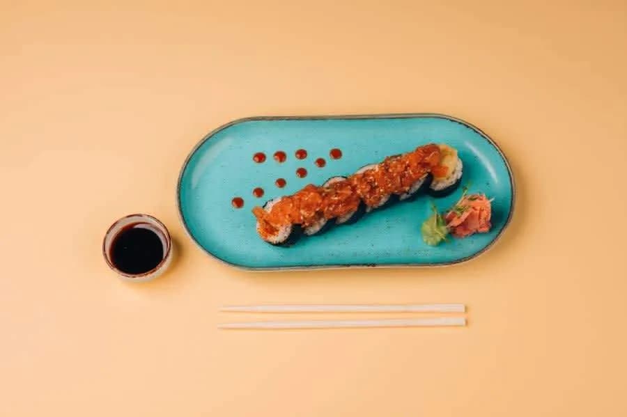 Krewetka w tempurze z tatarem z łososia