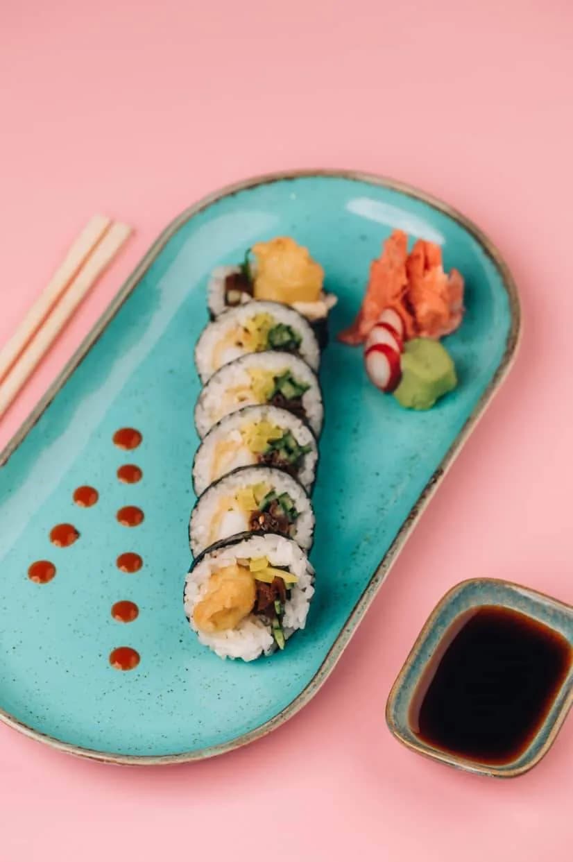 Tamago Maki - Kalmar w tempurze, majonez, rzepa, ogórek, grzyby shitak