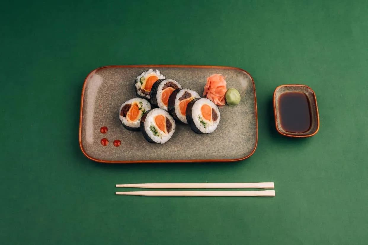 Futo Maki - Łosoś, tykwa, tamago, serek, ogórek, słodki sos