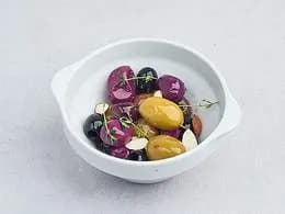 Miseczka degustacji oliwek.