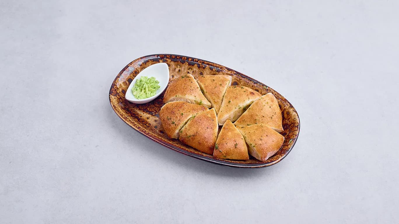 Bułeczki z pieca z masełkiem czosnkowym