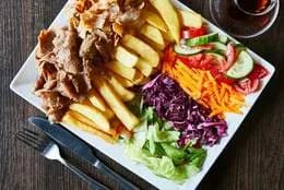 Mega kebab na talerzu