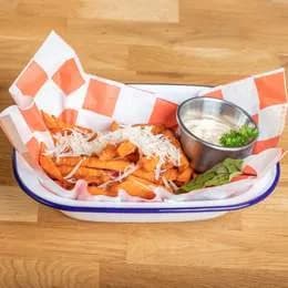 Frytki z Batatów z Sosem Aioli Czosnkowym