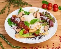 Sałata Cezar z Kurczakiem z Grilla