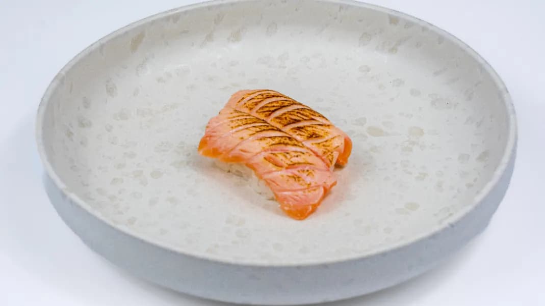 Nigiri Opalany Łosoś