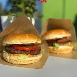 Burger wołowy po włosku