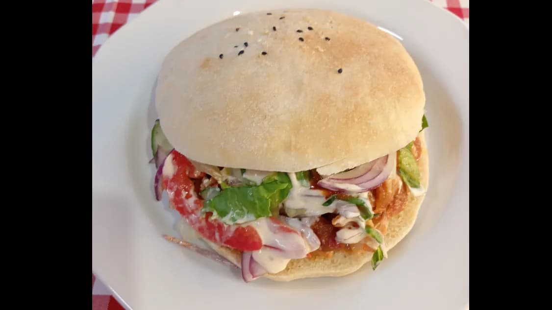 KEBAB KURCZAK W BUŁCE