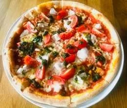 Pizza con pesto di basilico 32cm