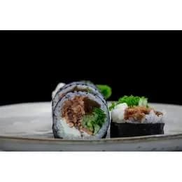 Futomaki z pieczonym lososiem