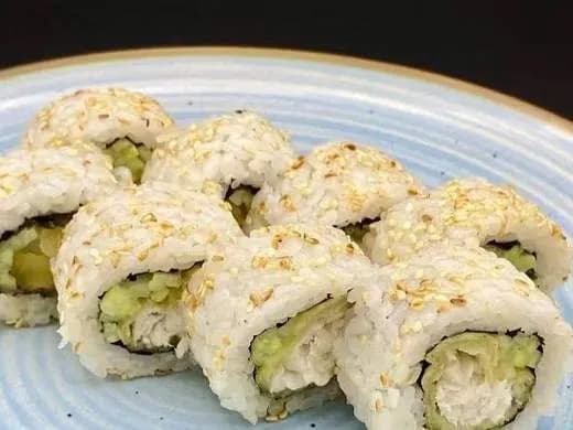 Uramaki maślana w tempurze