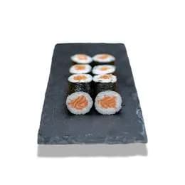 Hosomaki Sake z łososiem surowym