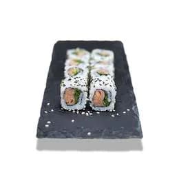 Sake Maki z łososiem wędzonym z sałatą