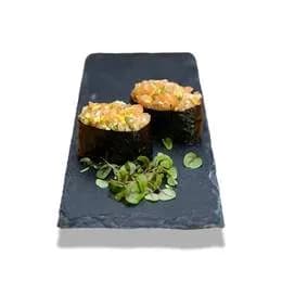 Gunkan z tatarem z surowego łososia