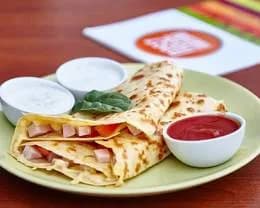 Naleśnik Szynka, pomidor, ser