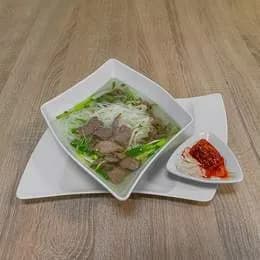 Zupa pho duża z wołowiną gotowaną