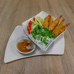 Sałatka z makaronem bun z krewetkami