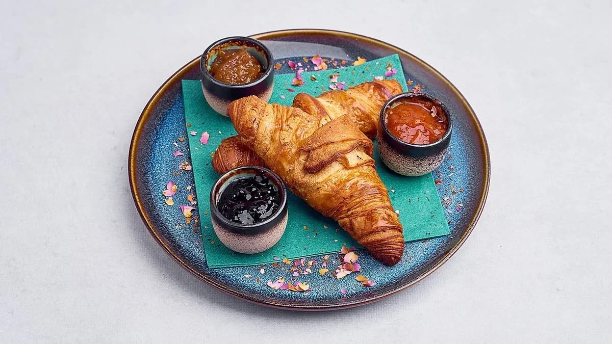 Croissanty z konfiturą